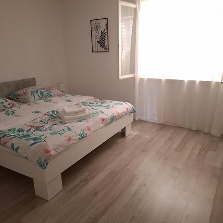 Apartment "None" Makarska Luaran gambar